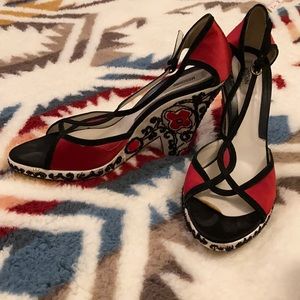 Moschino vintage sz 40 platforms beaded